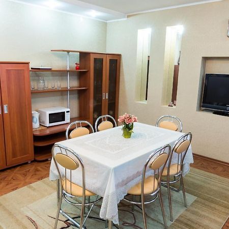 Tourist Hotel Ustʼ-Kamenogorsk Exterior foto