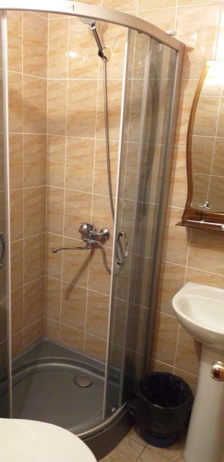 Tourist Hotel Ustʼ-Kamenogorsk Quarto foto